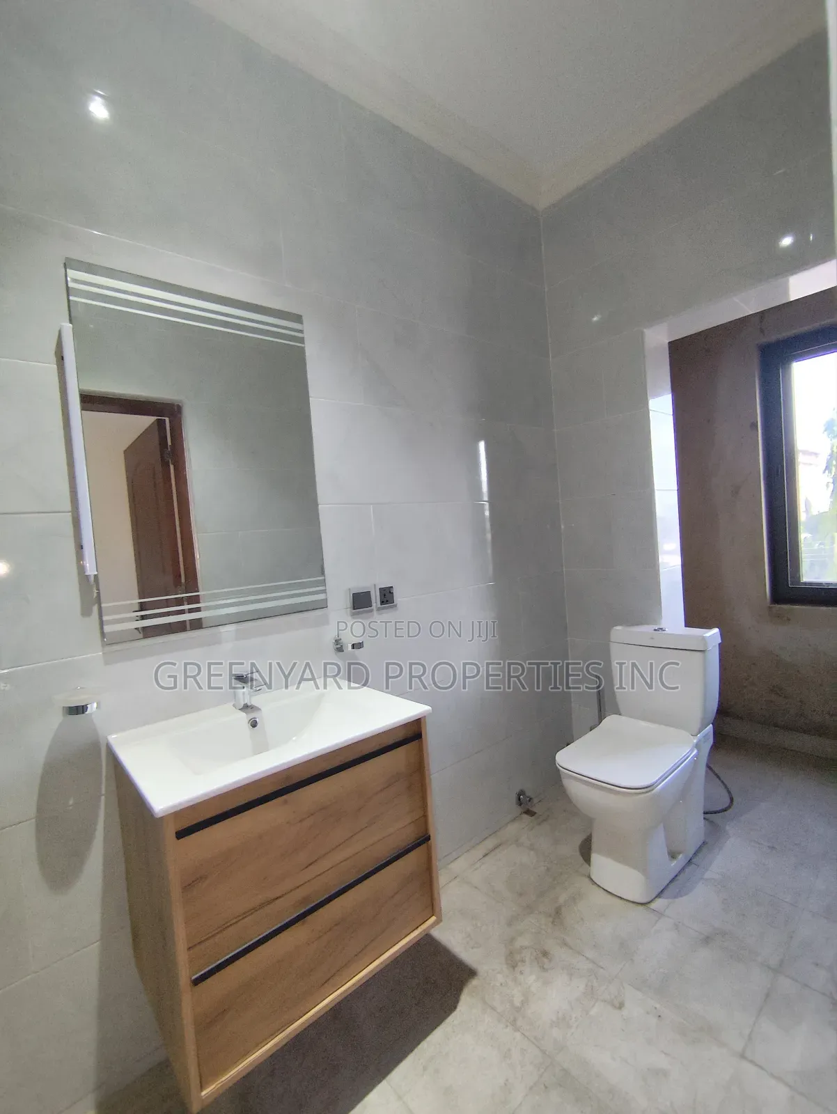 4bdrm Duplex in Lagos Ave, East Legon for rent in East Legon