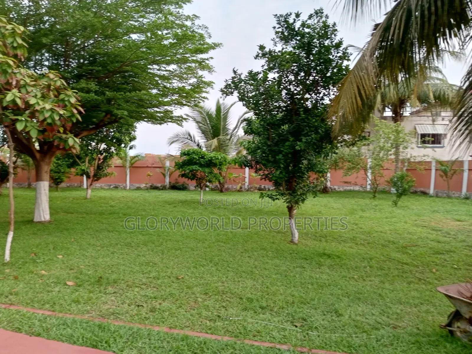 Spacious Outdoor Space - Plus Indoor Space for Events in Adjiriganor