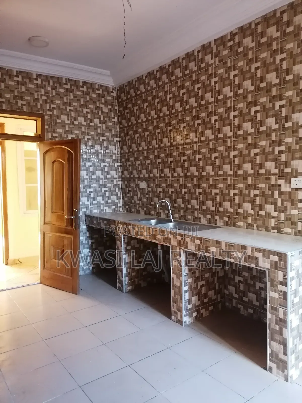 3bdrm Apartment in Redtop, Weija for rent in Weija