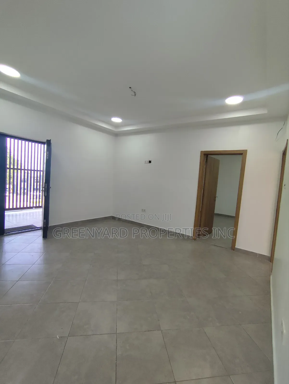 2bdrm Apartment in Flyover, East Legon for rent in East Legon