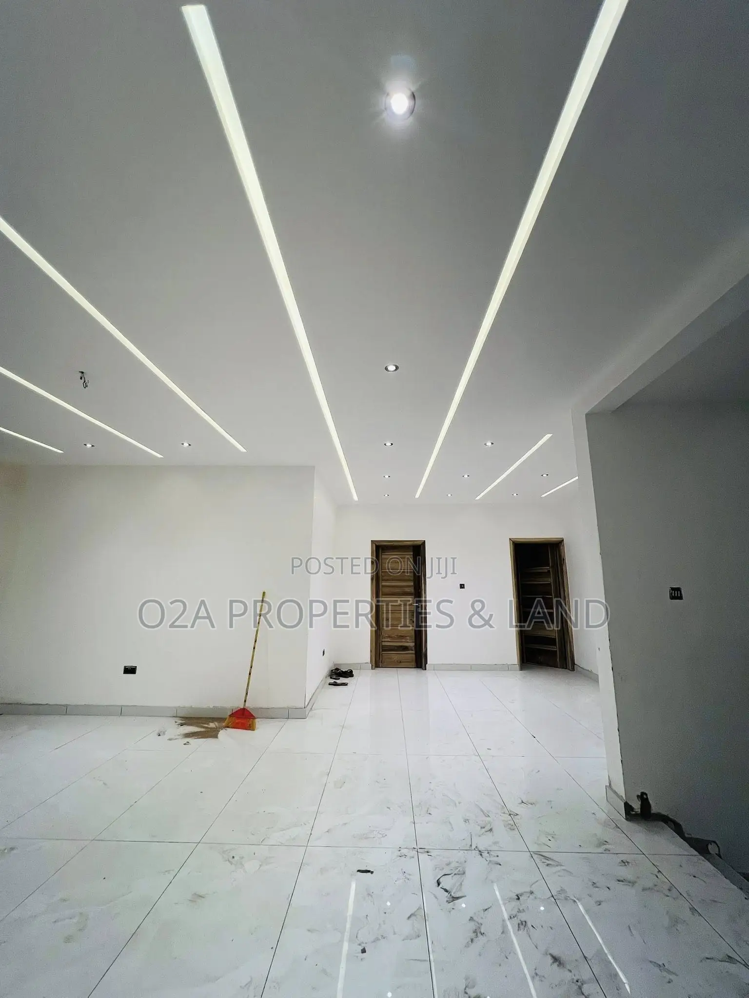 4bdrm House in Ashaley Botwe, Lake Side Estate for sale in Lake Side Estate
