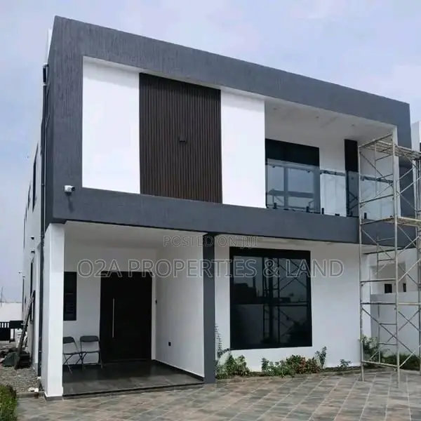 4bdrm House in East Airport,Accra for sale in Airport Residential Area