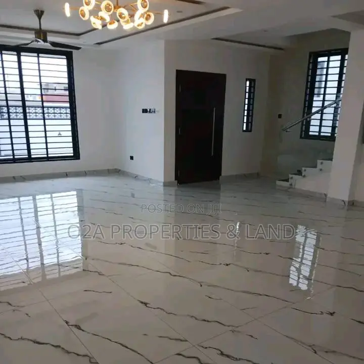 4bdrm House in East Airport,Accra for sale in Airport Residential Area