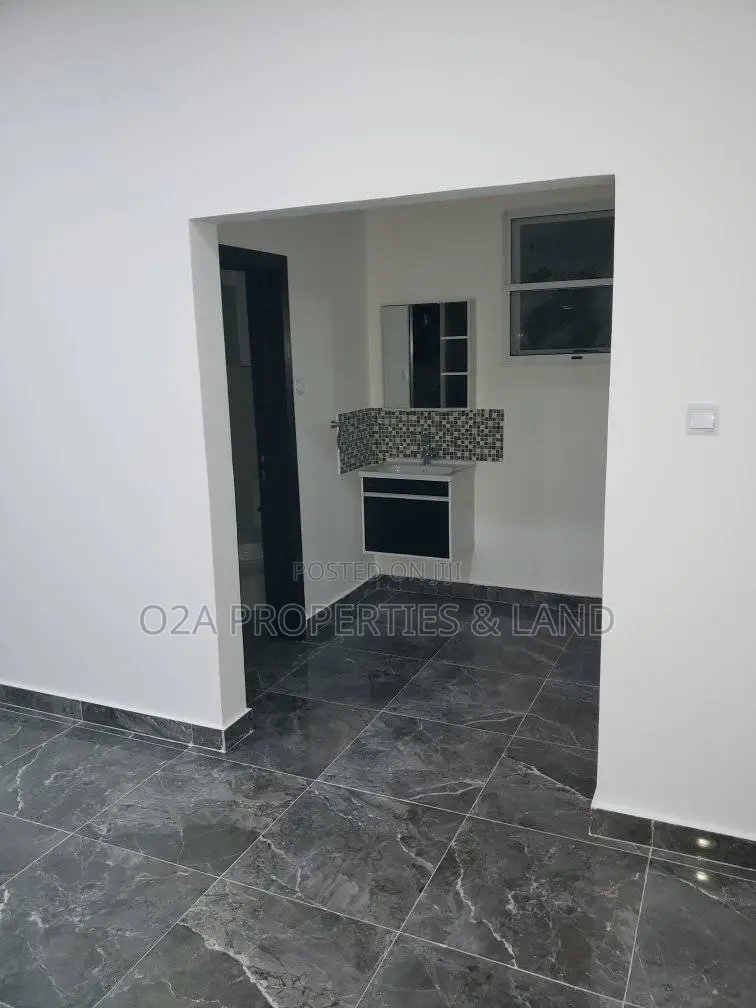 5bdrm House in Labone Accra for rent in Labone Junction
