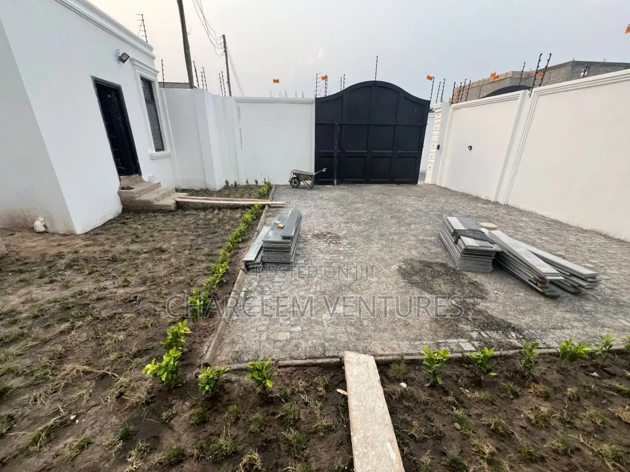 4bdrm House in Charclem Ventures, Accra Metropolitan for sale in Accra Metropolitan