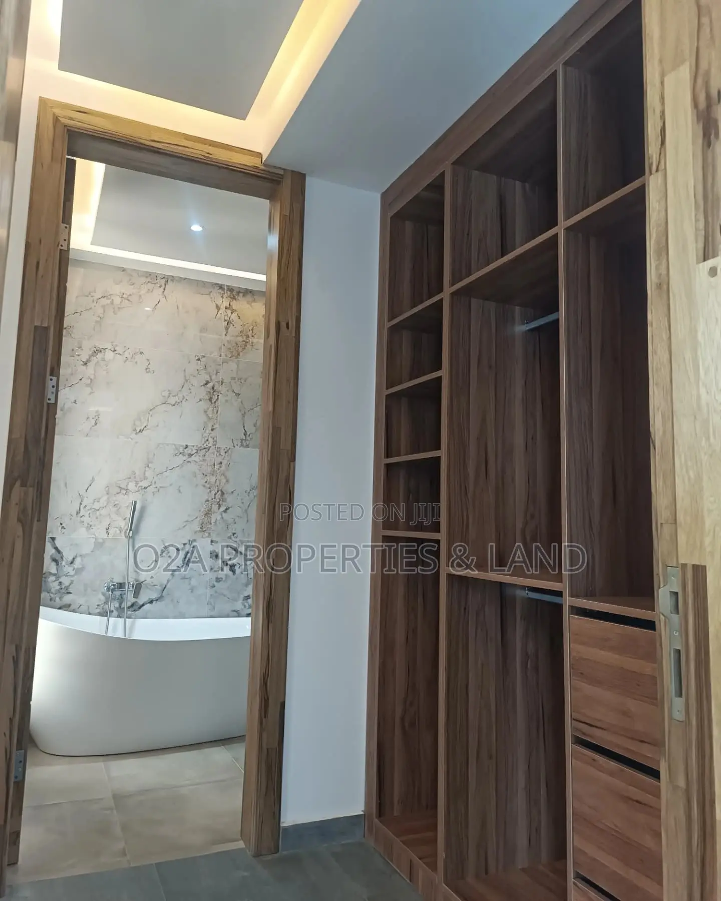 3bdrm House in Oyarifa, Ghana Flag for sale in Ghana Flag