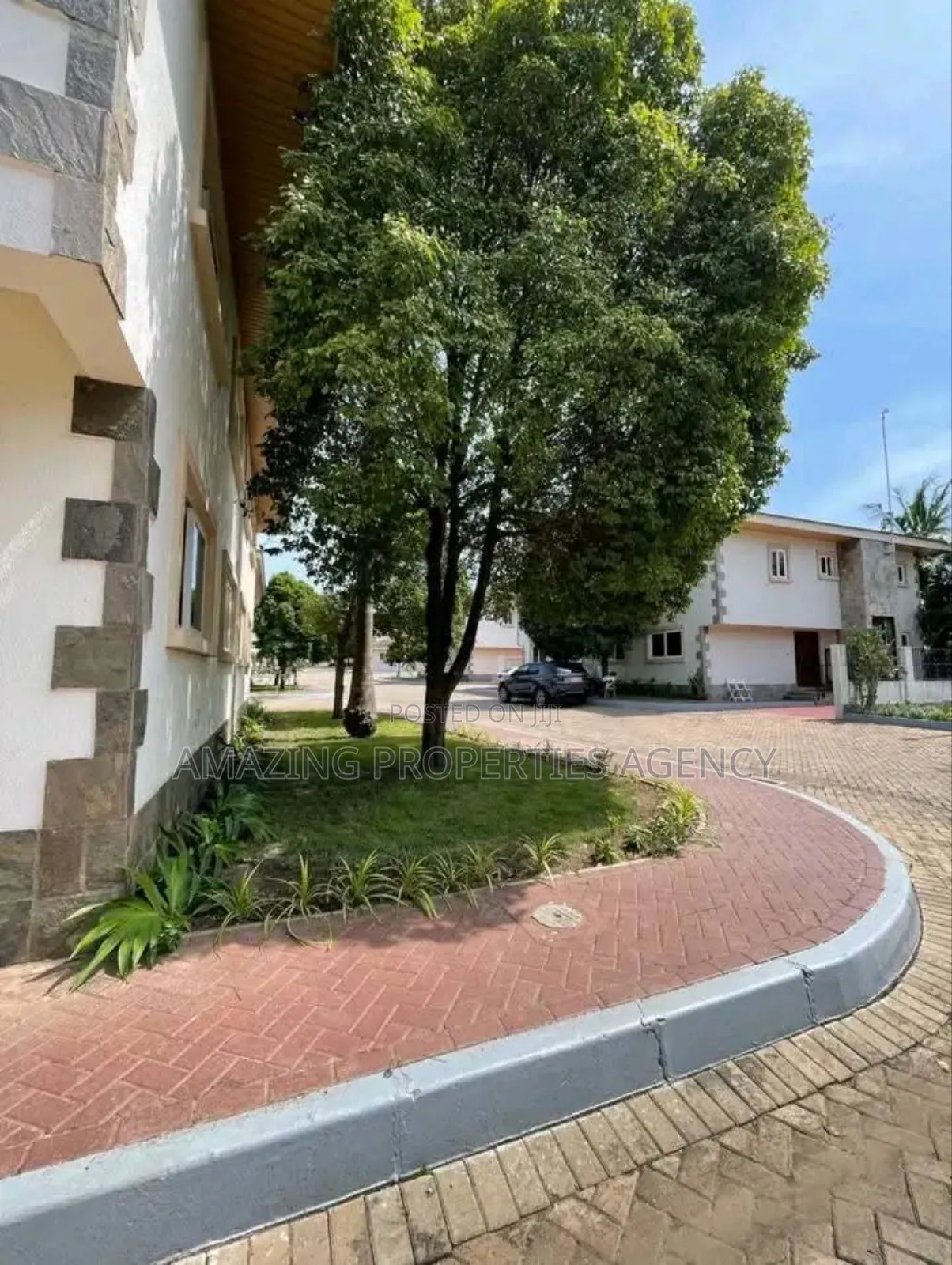 4bdrm Townhouse / Terrace in Cantonments for rent in Cantonments