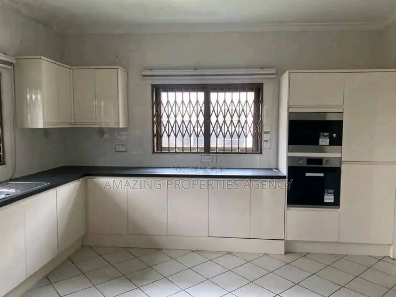 4bdrm Townhouse / Terrace in Cantonments for rent in Cantonments