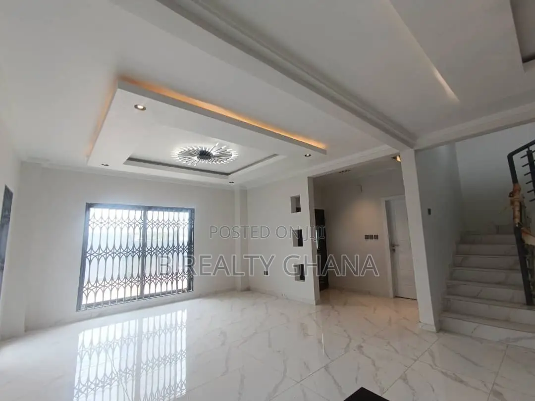 4bdrm House in Oyarifa for sale in Oyarifa