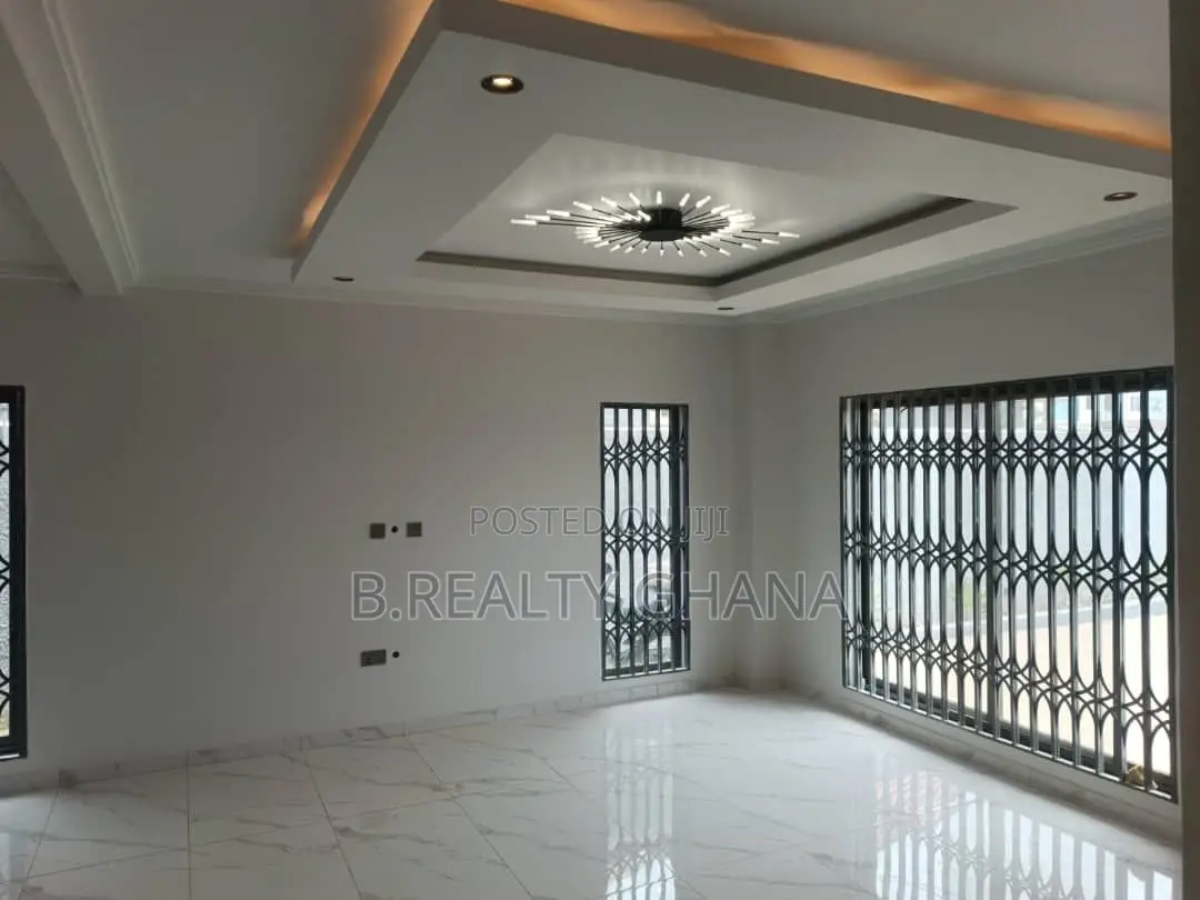 4bdrm House in Oyarifa for sale in Oyarifa