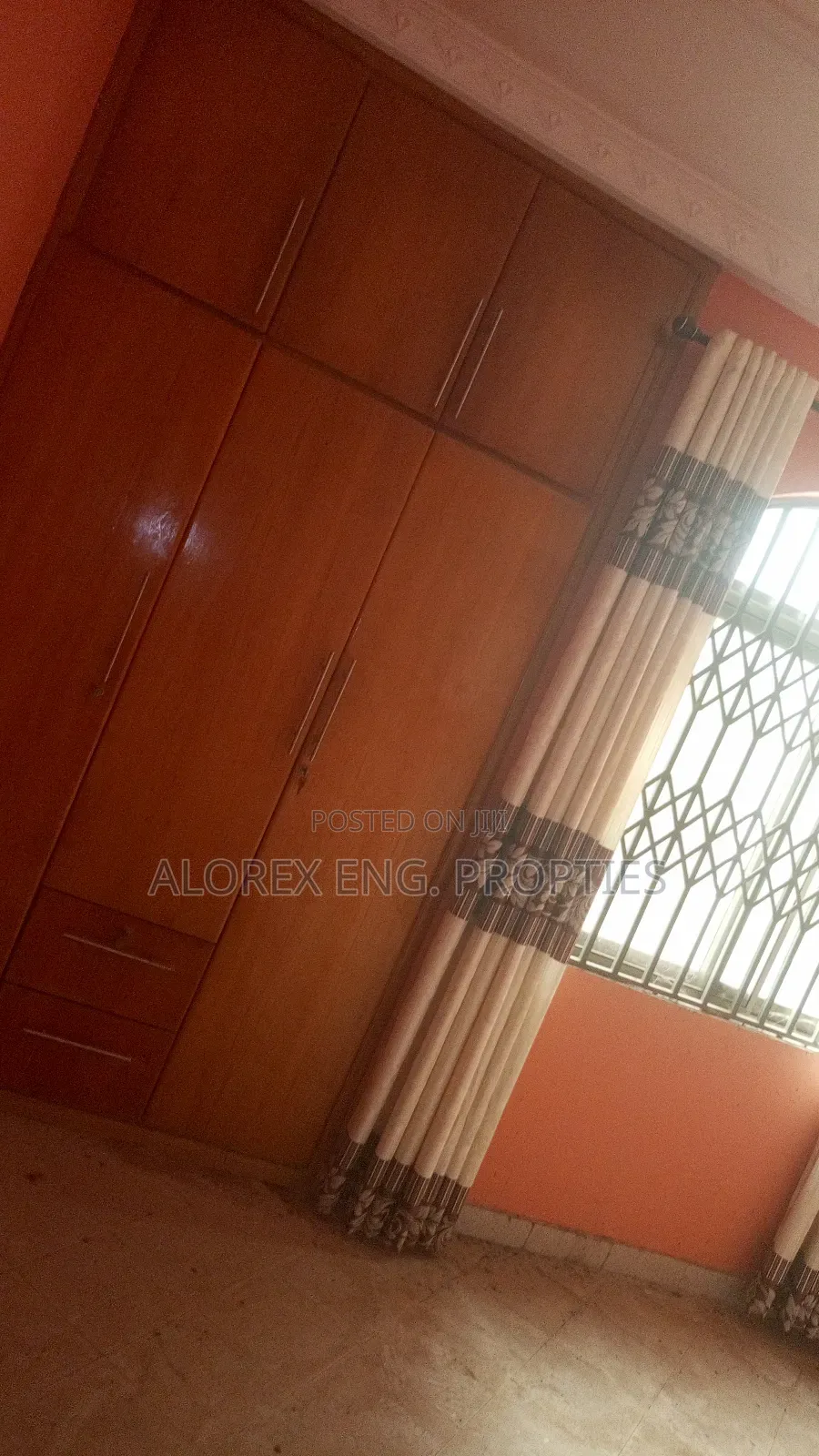 7bdrm House in Foster Home, Adenta for rent in Adenta