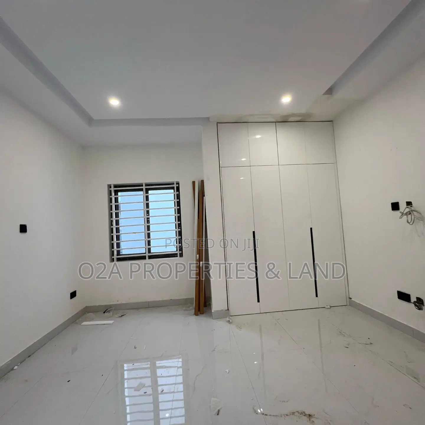 5bdrm House in East Legon, American House for sale in American House