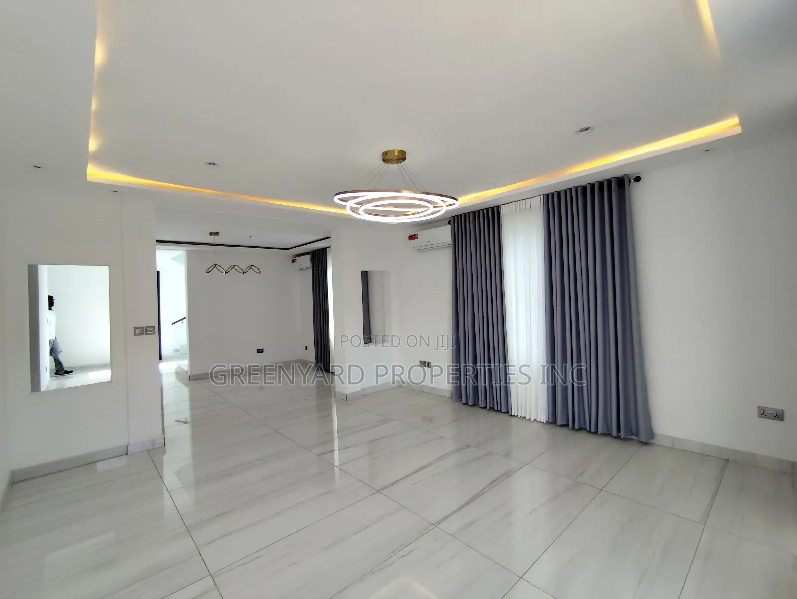 5bdrm Mansion in American House, East Legon for sale in East Legon