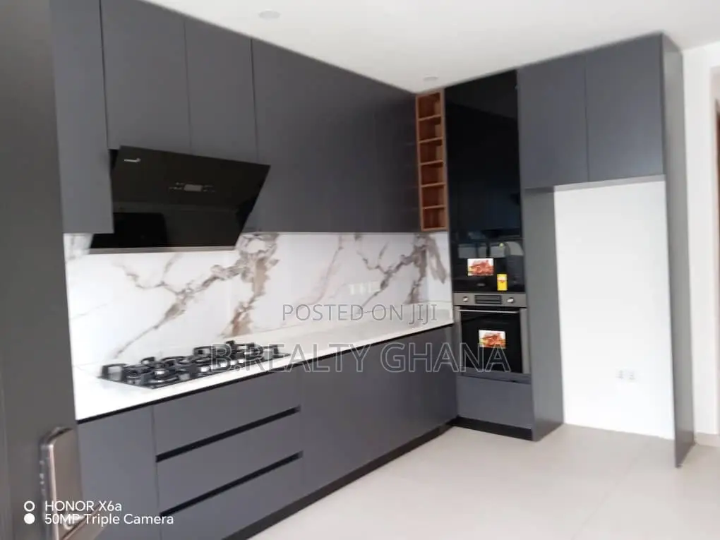5bdrm House in Tema Metropolitan for sale in Tema Metropolitan