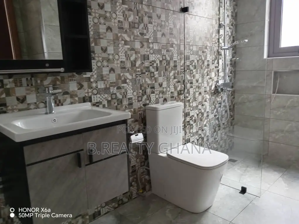 5bdrm House in Tema Metropolitan for sale in Tema Metropolitan