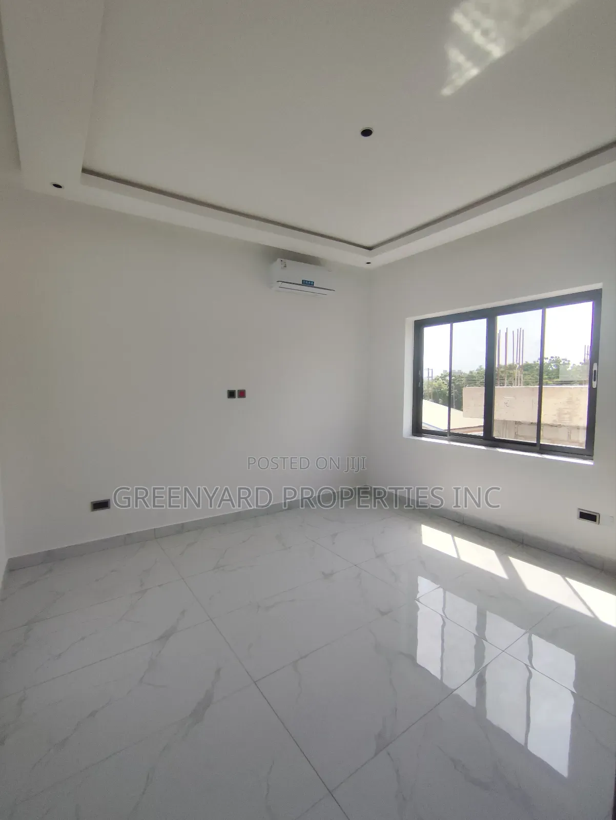 4bdrm Townhouse/Terrace in American House, East Legon for sale in East Legon