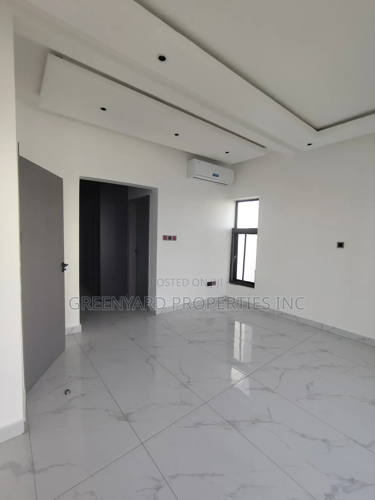 4bdrm Townhouse/Terrace in American House, East Legon for sale in East Legon