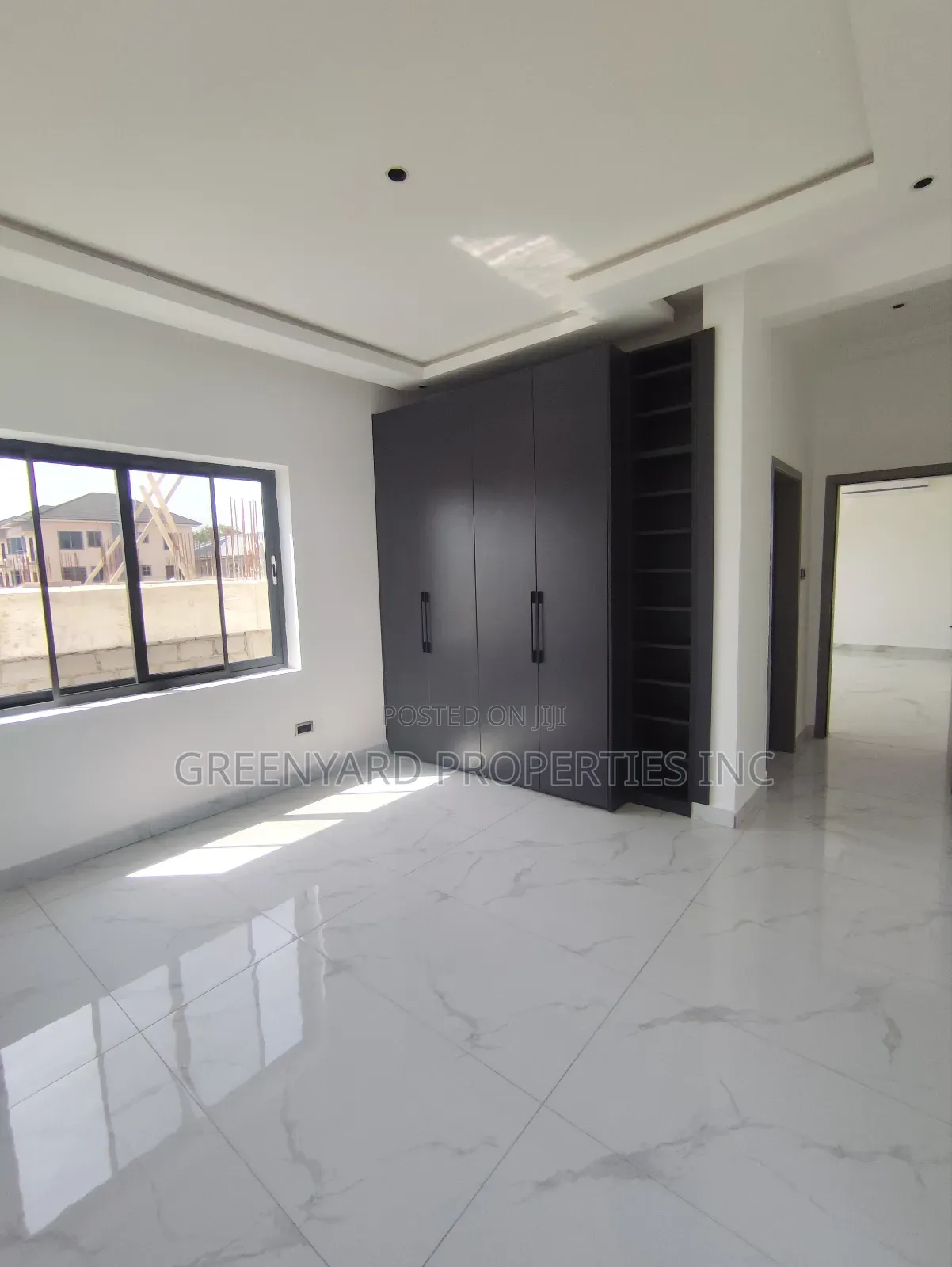 4bdrm Townhouse/Terrace in American House, East Legon for sale in East Legon