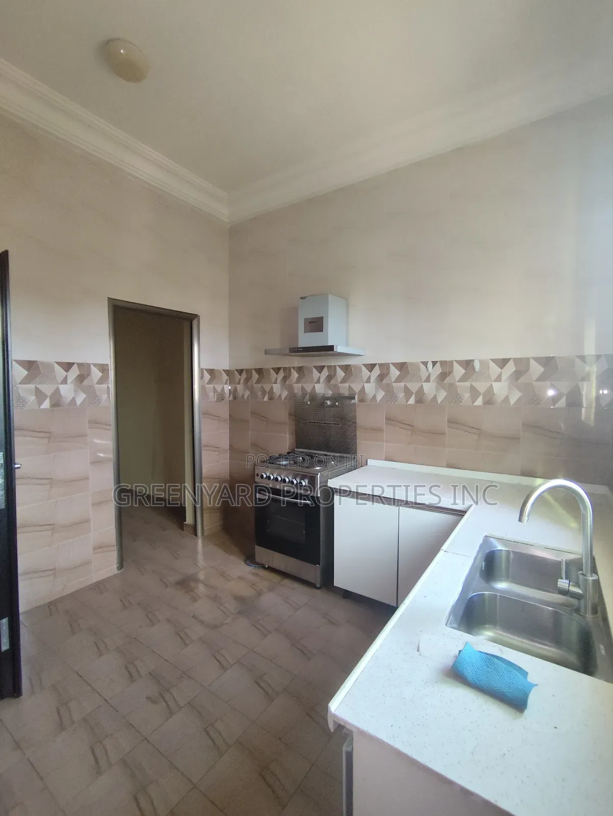3bdrm Apartment in Mangos, East Legon for rent in East Legon