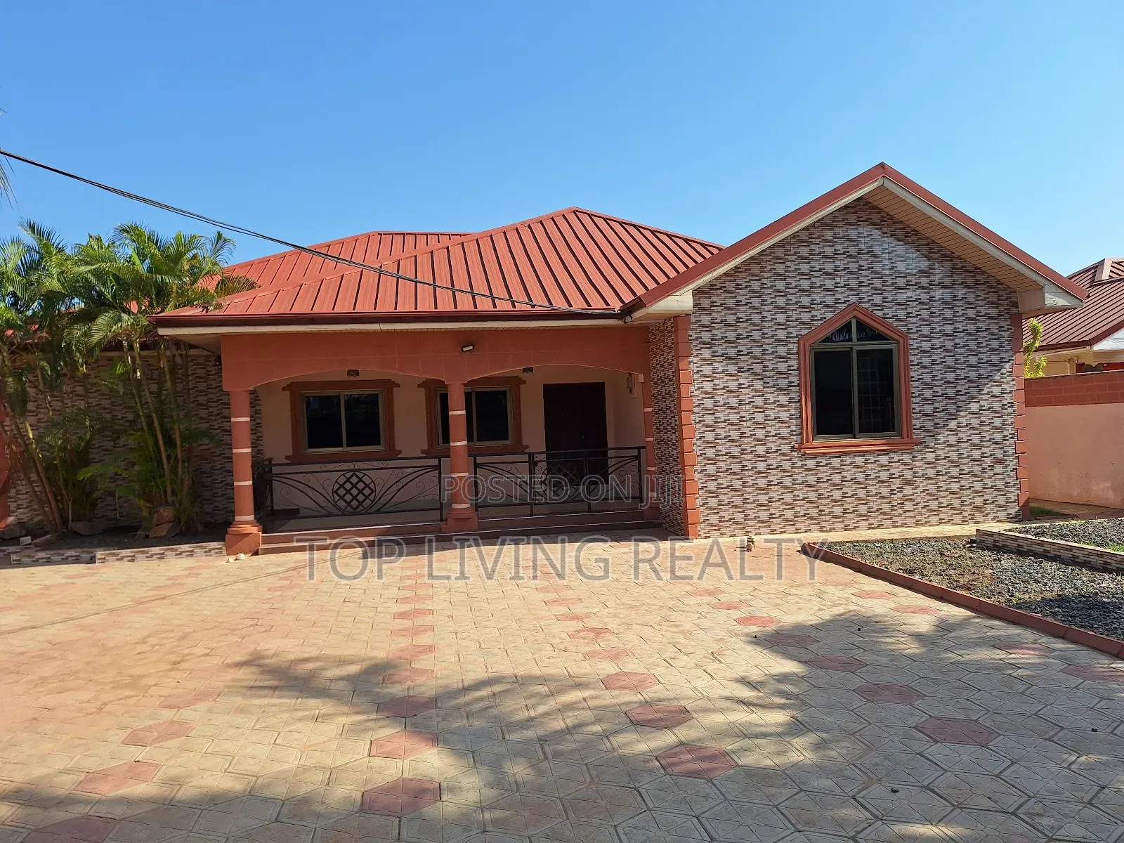 4bdrm Bungalow in Ashaley Botwe for rent in Ashaley Botwe