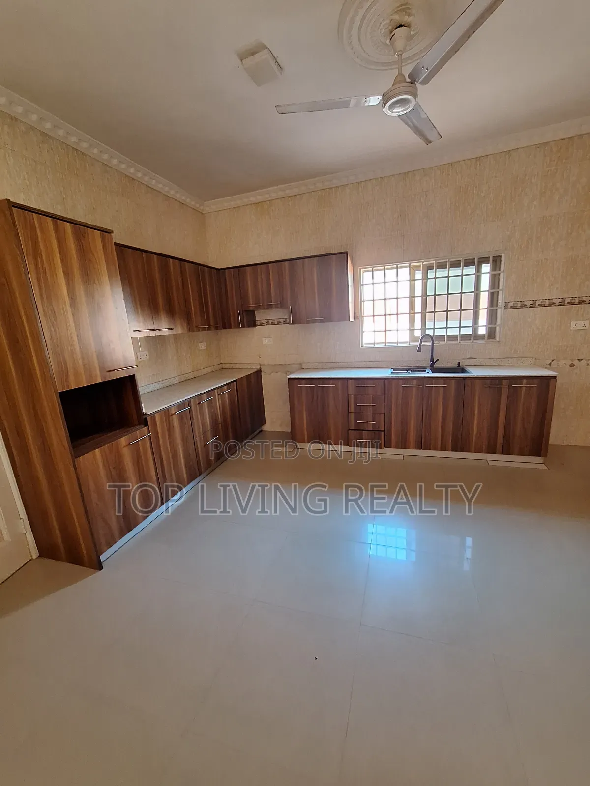 4bdrm Bungalow in Ashaley Botwe for rent in Ashaley Botwe