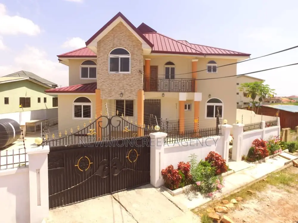 6bdrm Duplex in Accra Metropolitan for rent in Accra Metropolitan