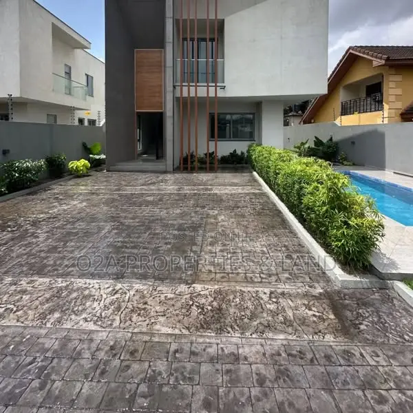 4bdrm House in East Legon, Bawaleshie for sale in Bawaleshie