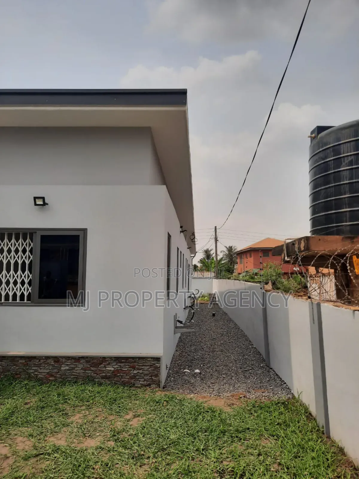 3bdrm House in Golf City Tema for sale in Tema Metropolitan