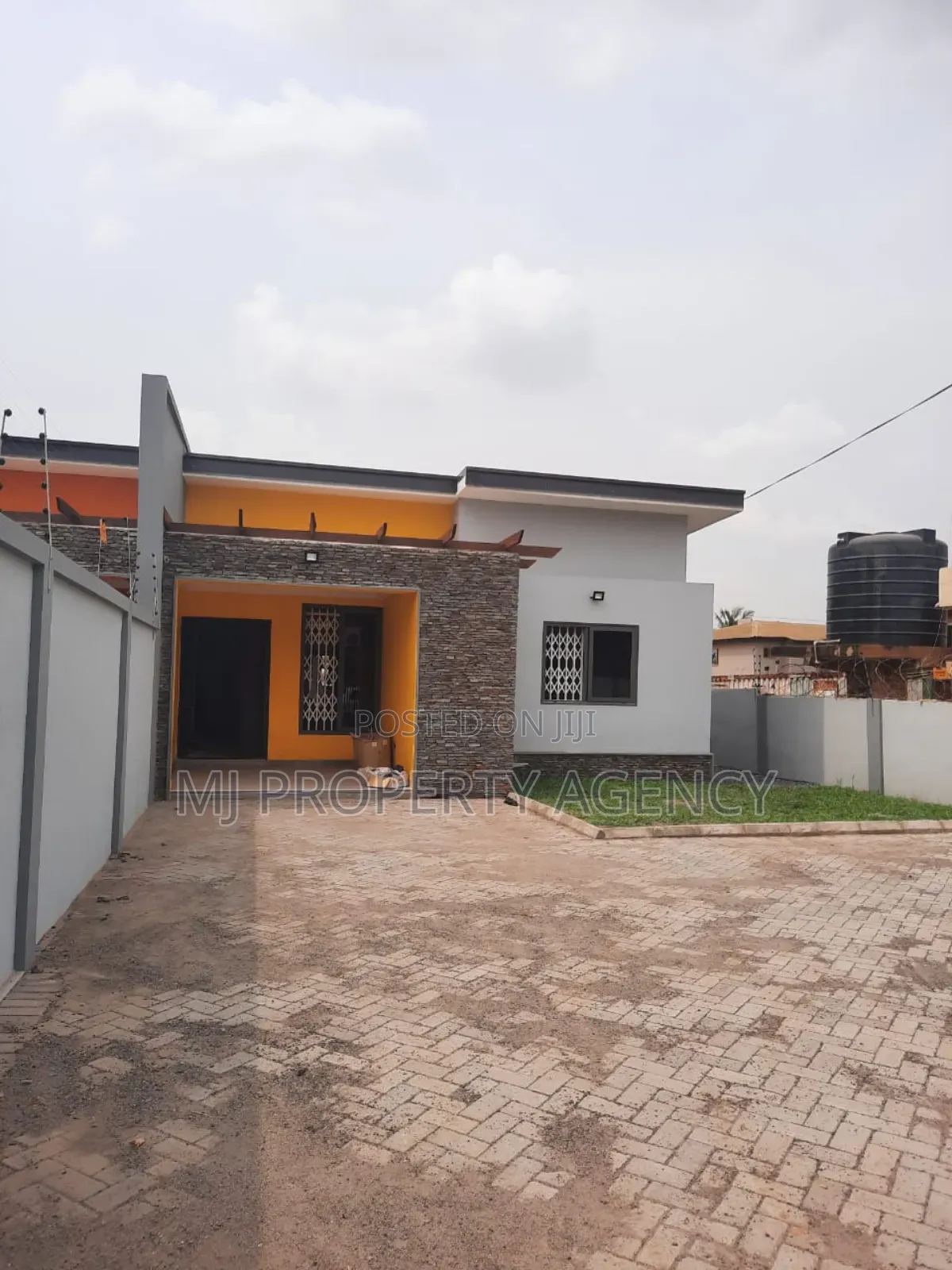 3bdrm House in Golf City Tema for sale in Tema Metropolitan