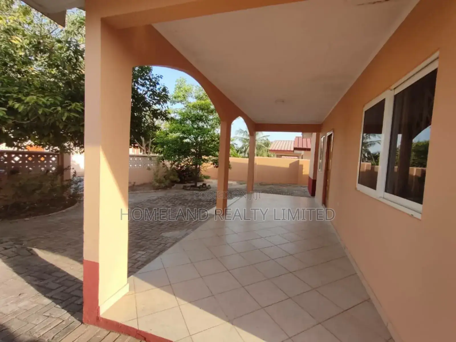 3bdrm Bungalow in Regimanuel Gray, Adenta for rent in Adenta
