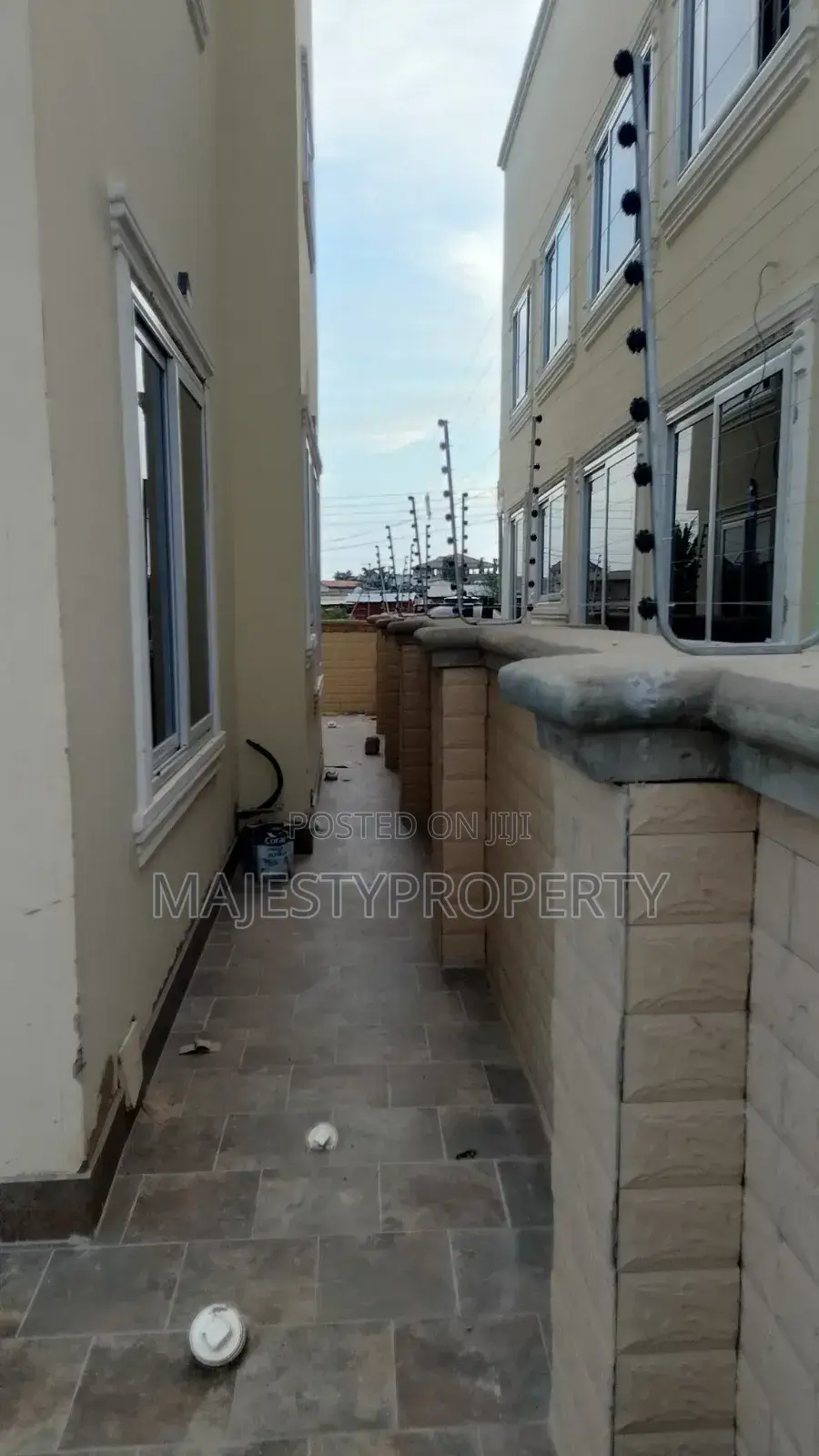 4bdrm Mansion in Basket, Spintex for Sale in Spintex