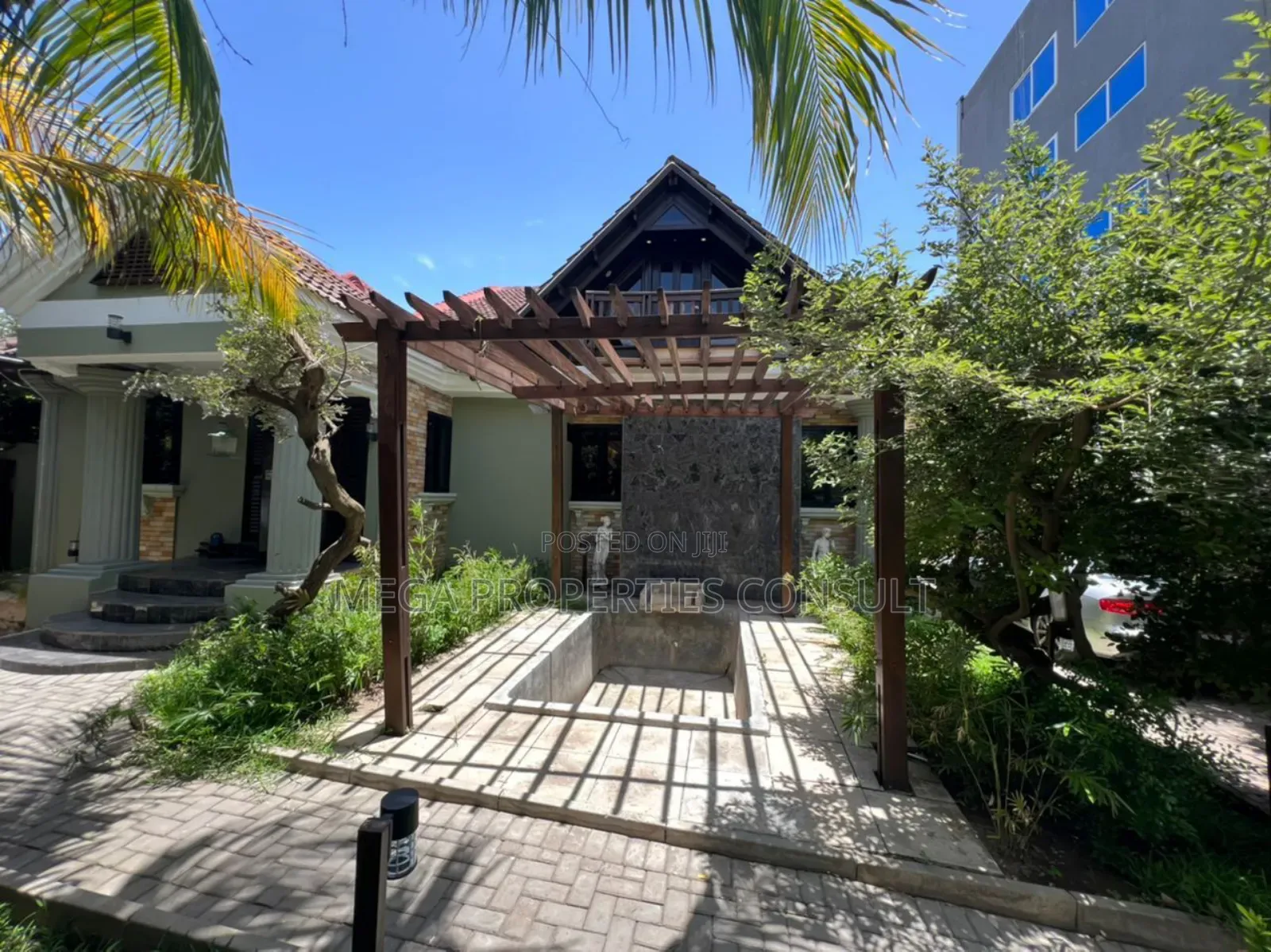 5bdrm House in Osu for rent in Osu