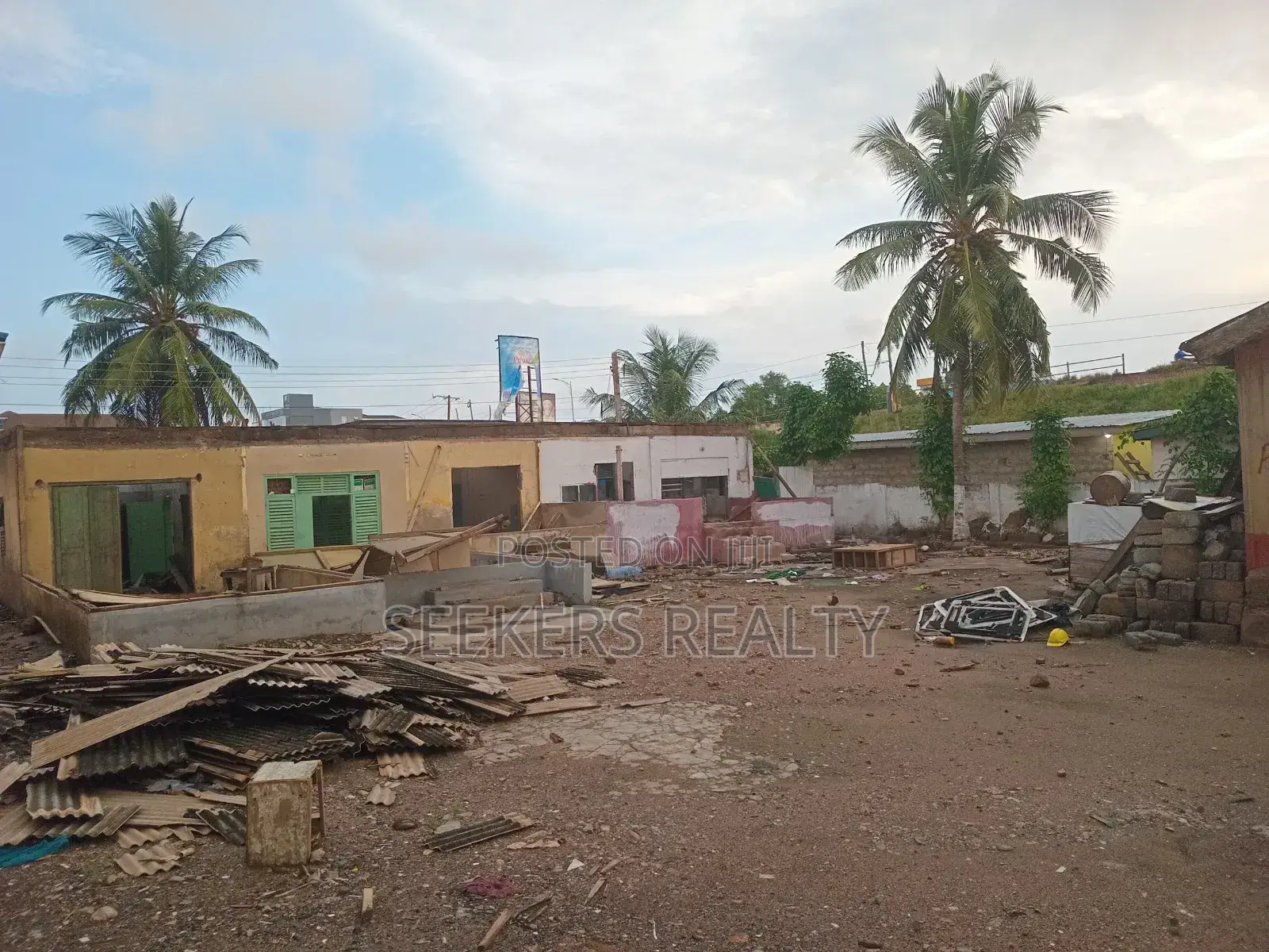 1 and Half Plot for Sale at Kwame Nkrumah Circle in Circle