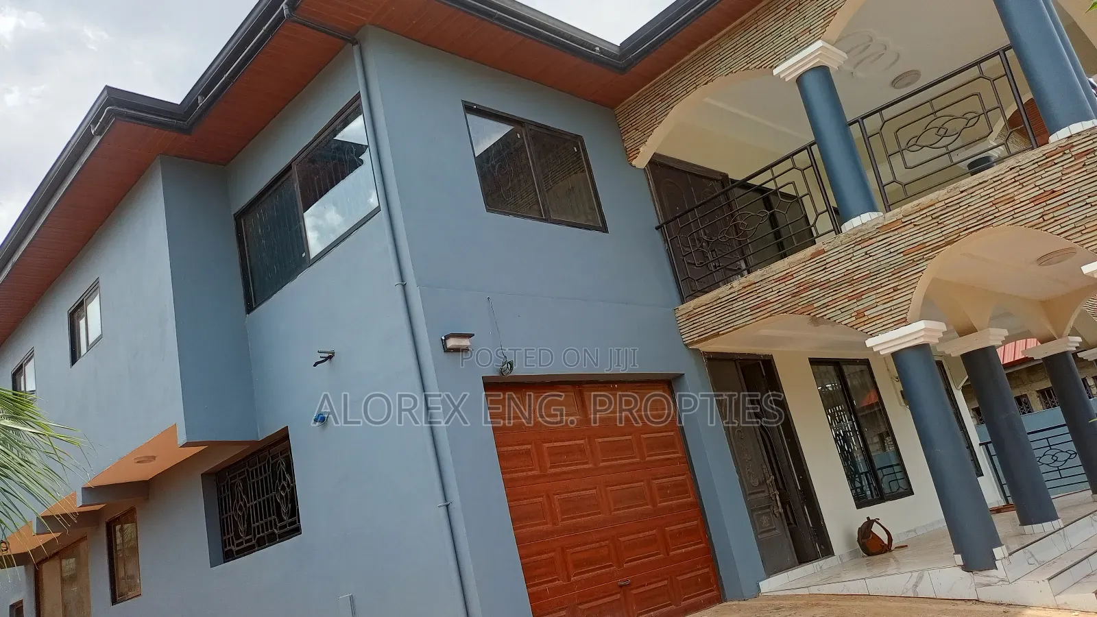 5bdrm House in Castle Gate Estate, Adenta for rent in Adenta