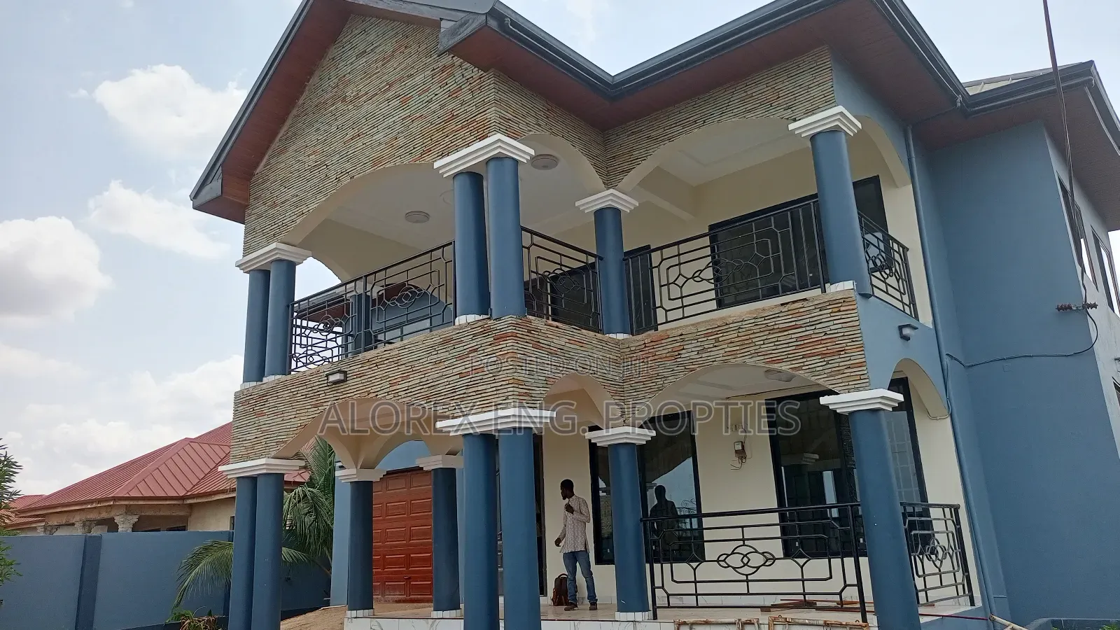 5bdrm House in Castle Gate Estate, Adenta for rent in Adenta