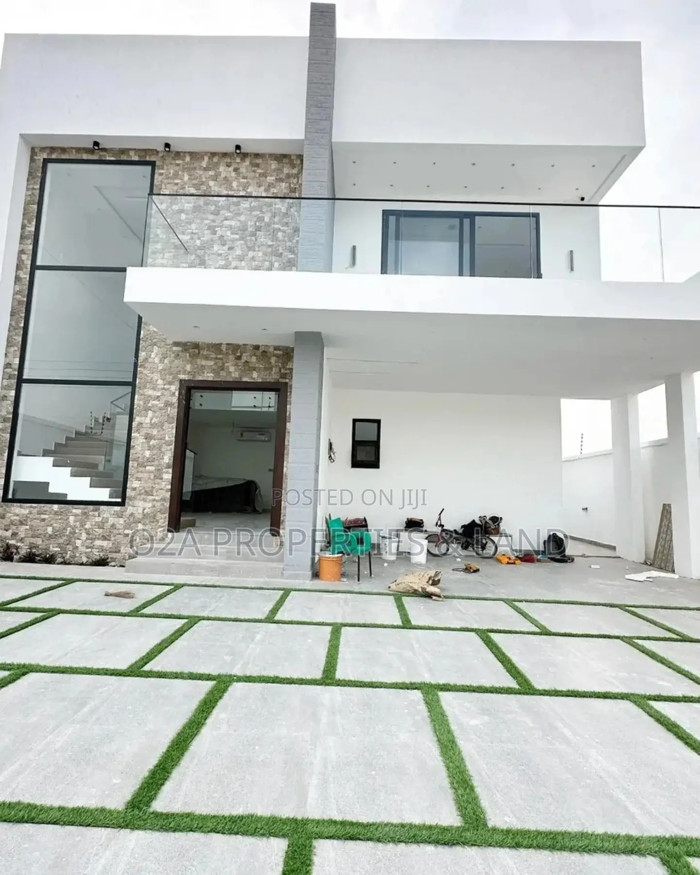 4bdrm House in Ashaley Botwe, Lake Side Estate for sale in Lake Side Estate