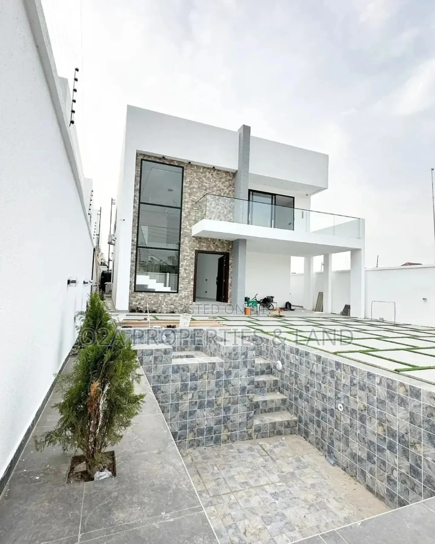 4bdrm House in Ashaley Botwe, Lake Side Estate for sale in Lake Side Estate