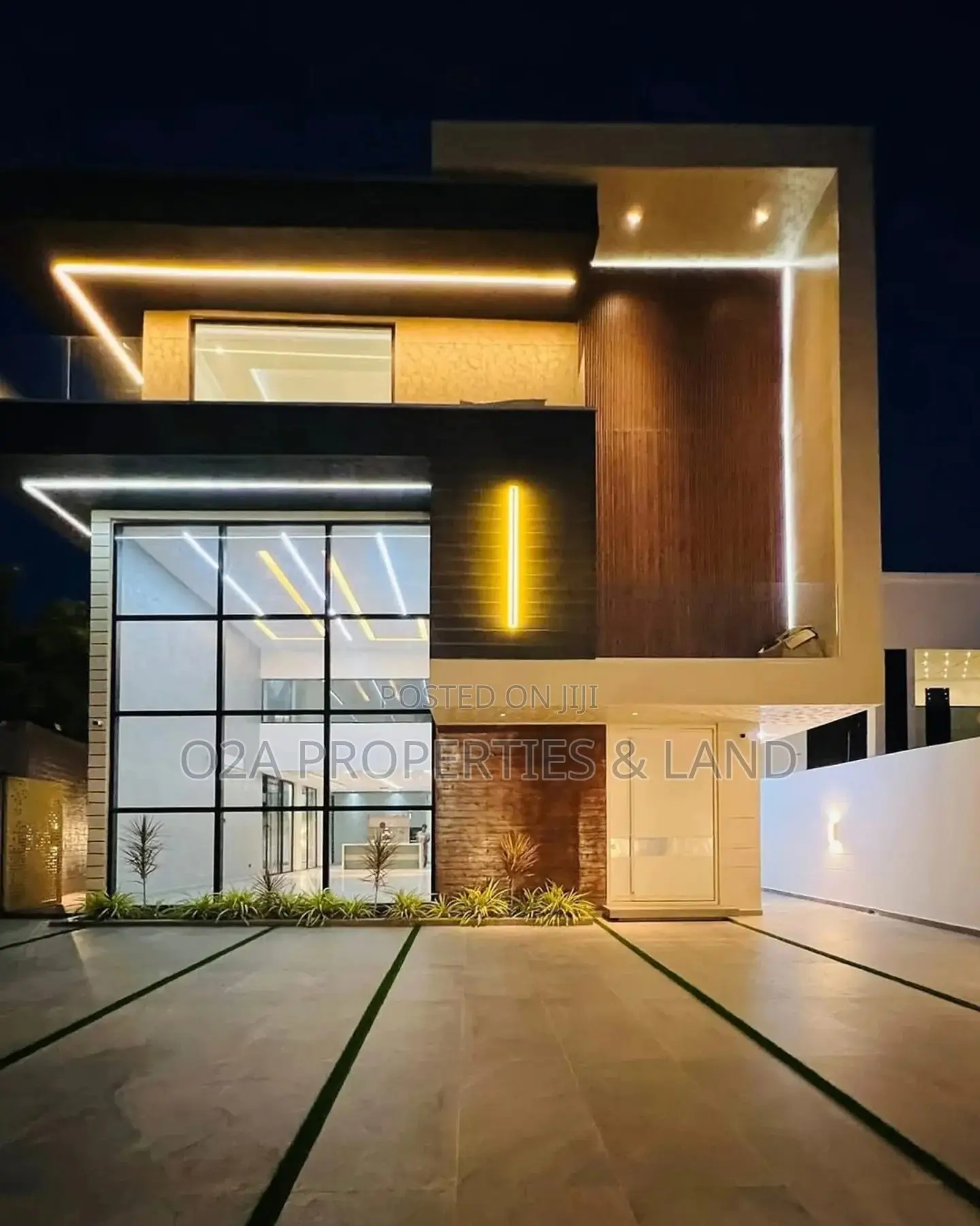 6bdrm House in East Airport for sale in Airport Residential Area