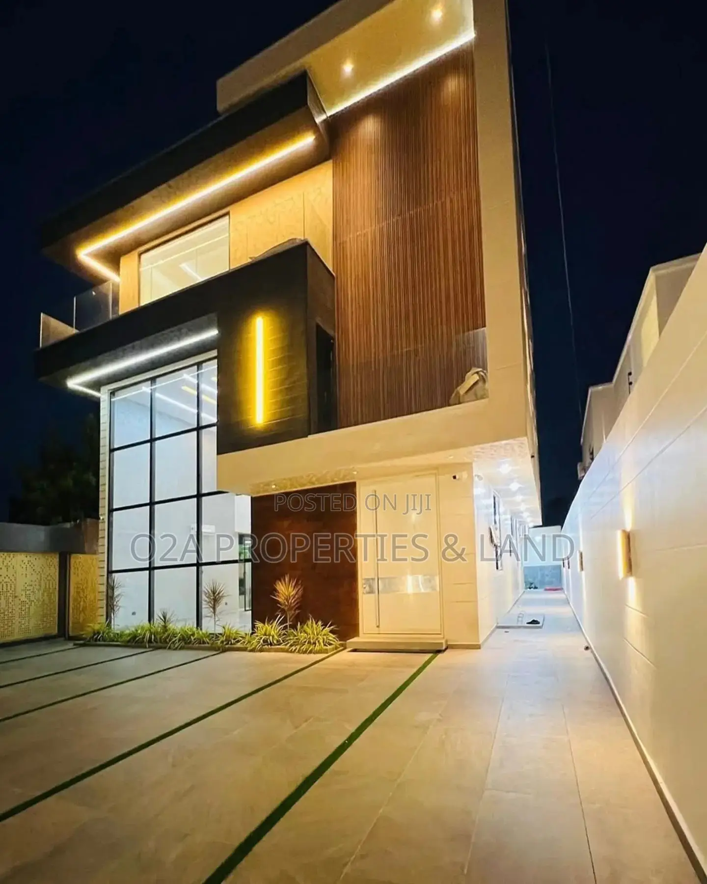 6bdrm House in East Airport for sale in Airport Residential Area