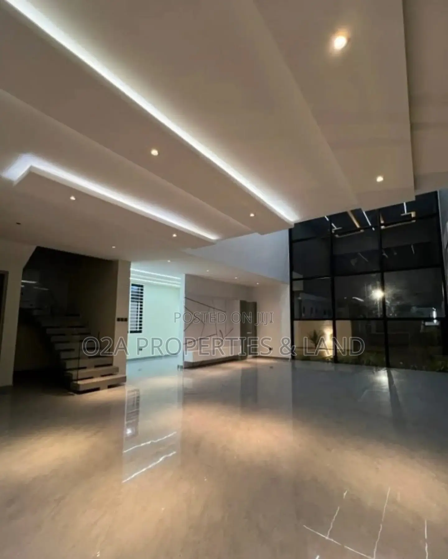 6bdrm House in East Airport for sale in Airport Residential Area
