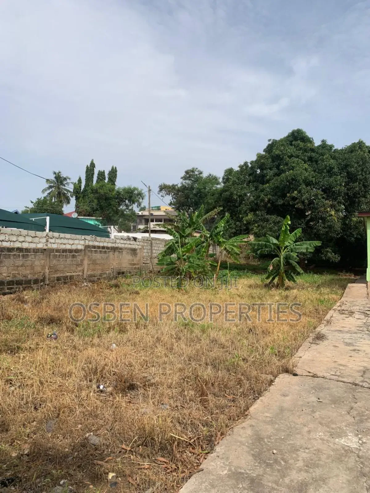 One Plot of Roadside Land for Sale in MacCharty Hills