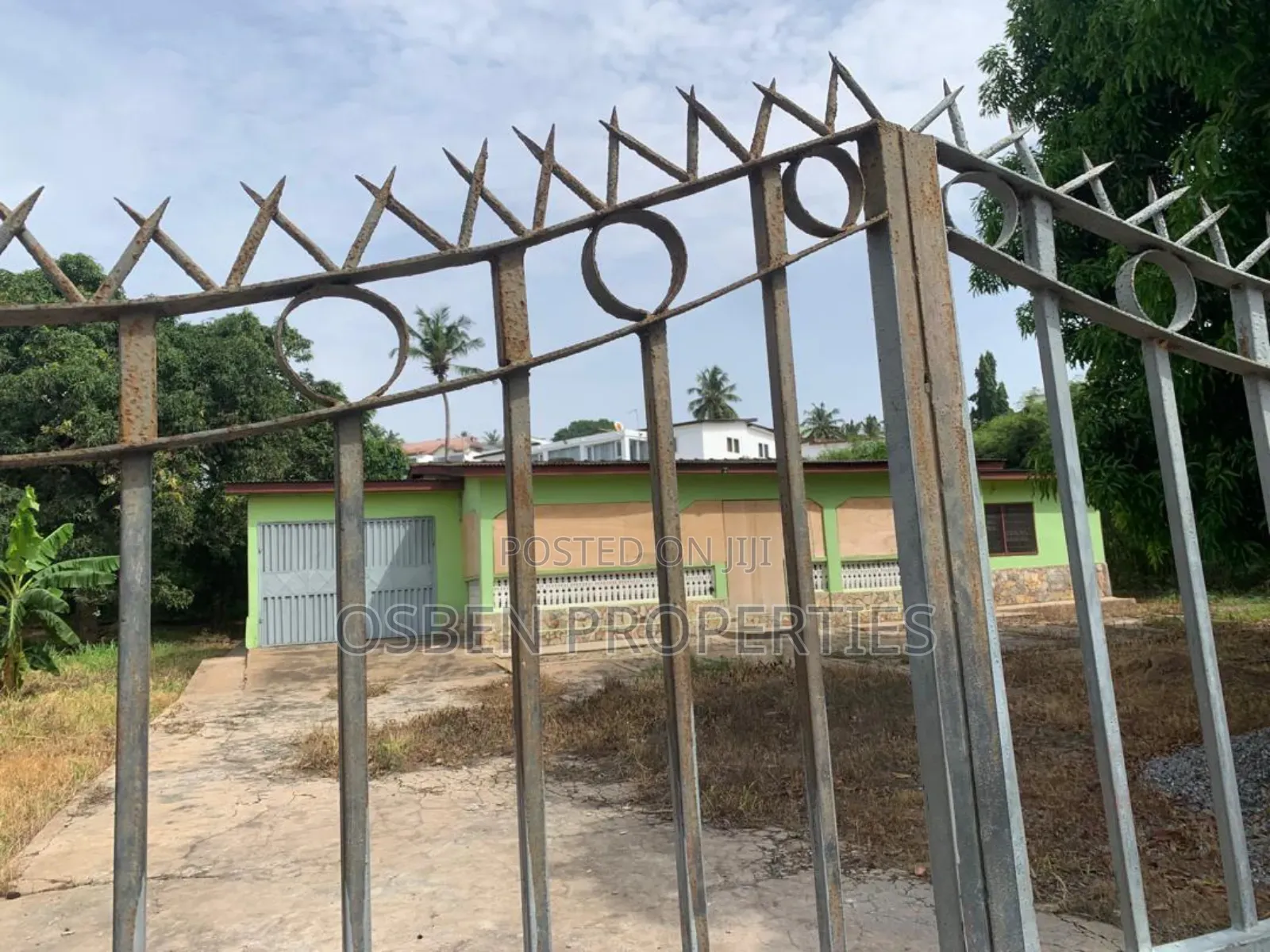 One Plot of Roadside Land for Sale in MacCharty Hills