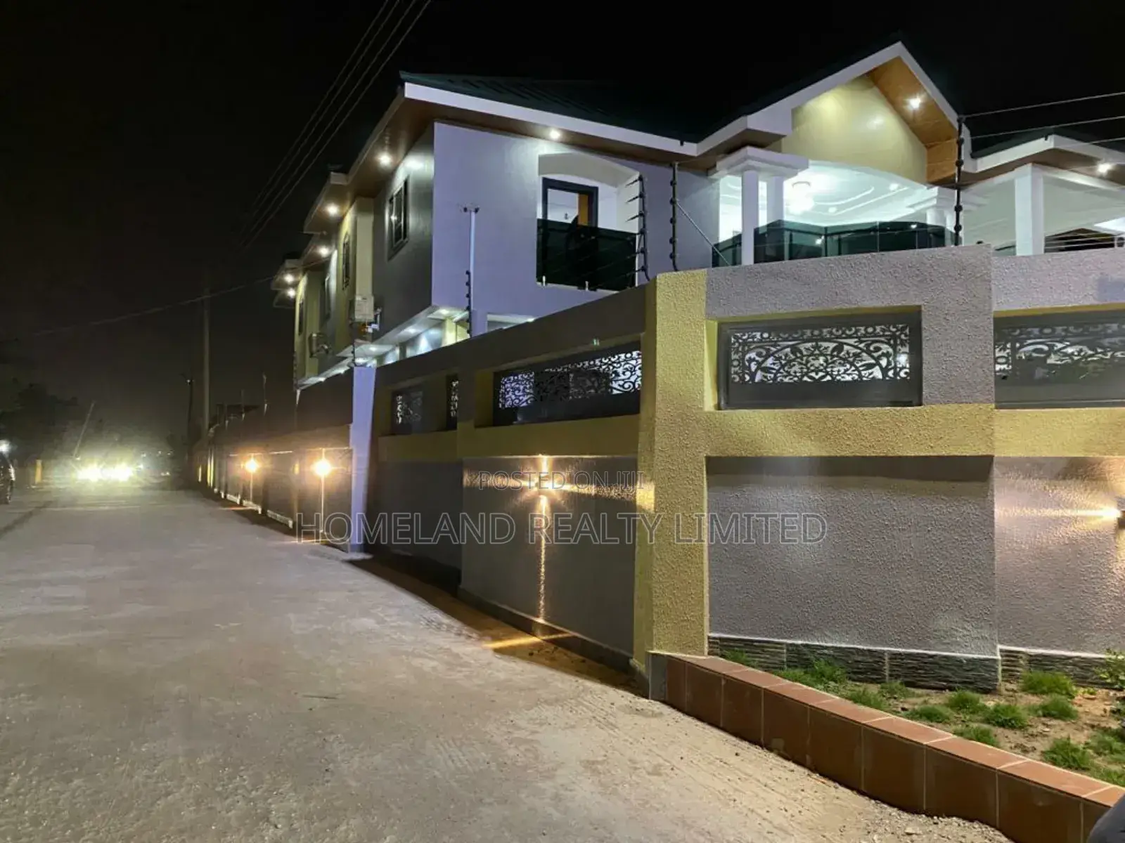 5bdrm House in Hatso Ecomog, Haatso for sale in Haatso