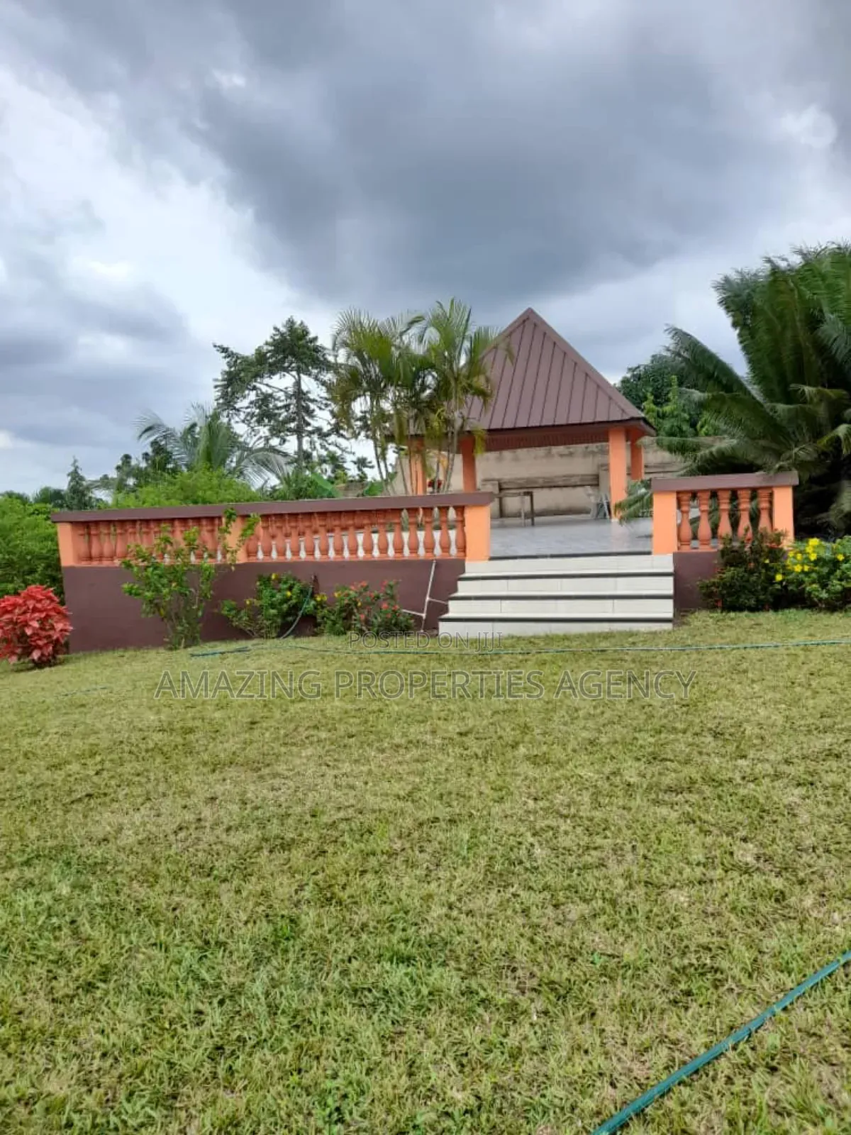 5bdrm House in Aburi for sale in Aburi