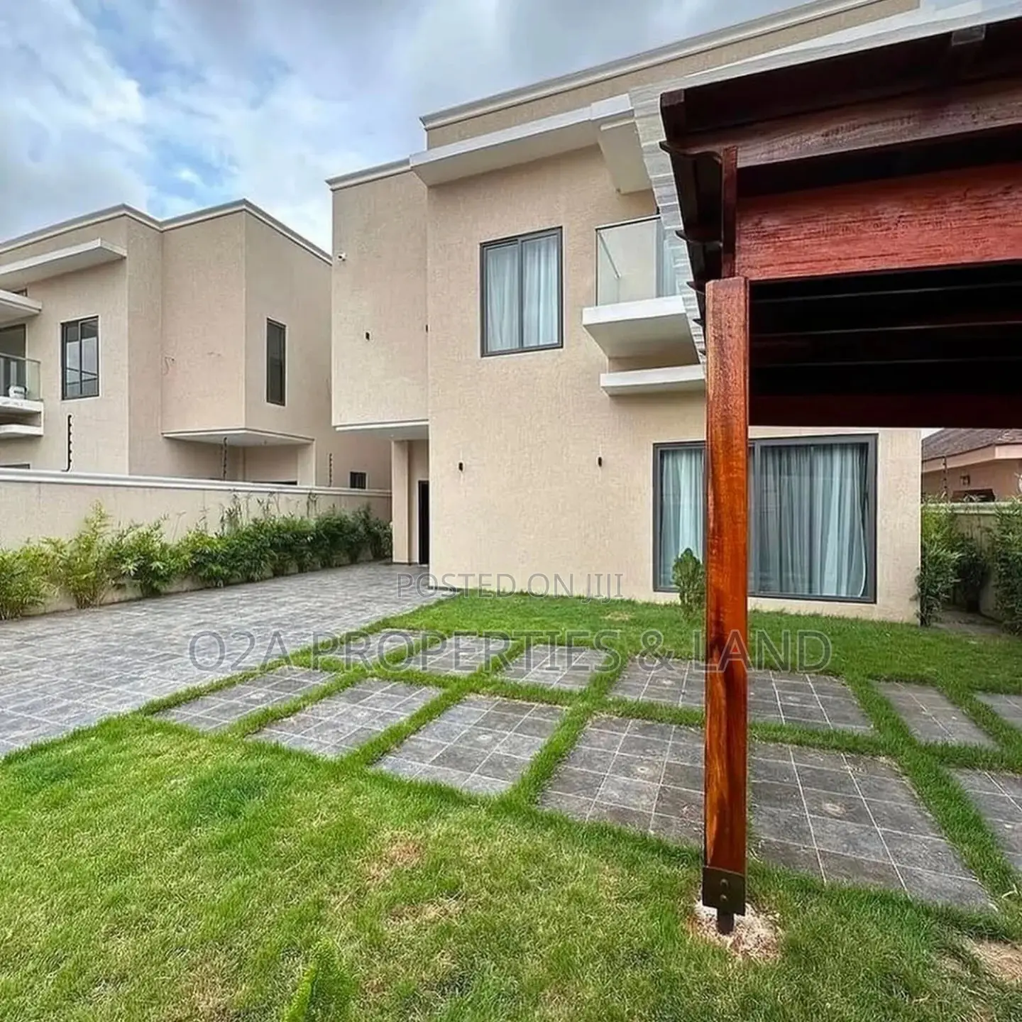 4bdrm House in Ashaley Botwe, Lake Side Estate for sale in Lake Side Estate