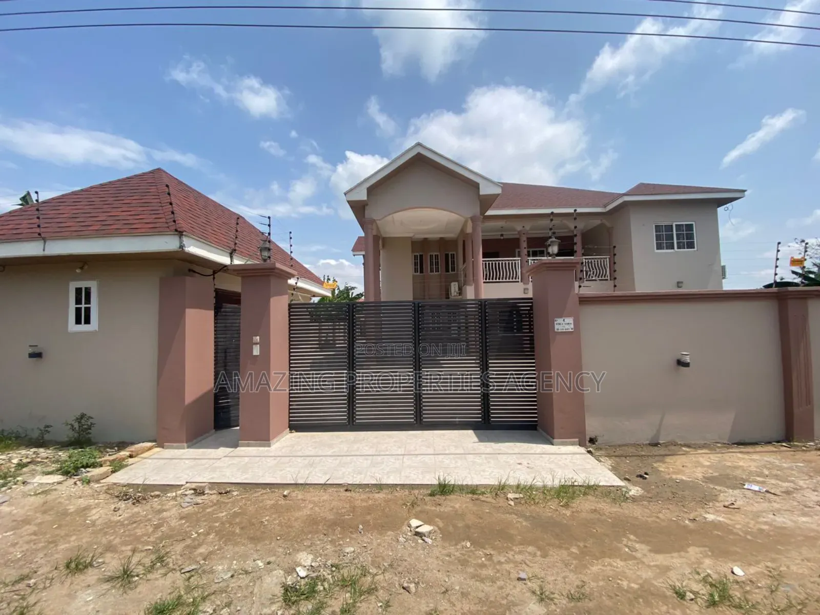 8bdrm House in Spintex for sale in Spintex