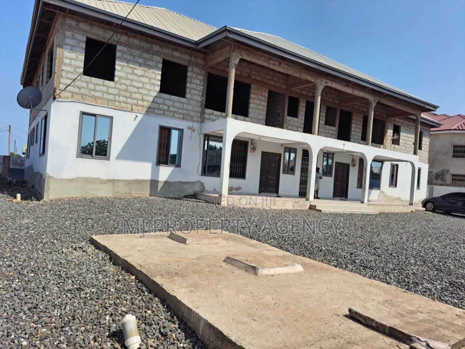 8bdrm Apartment in Dawhenya, Tema Metropolitan for sale in Tema Metropolitan