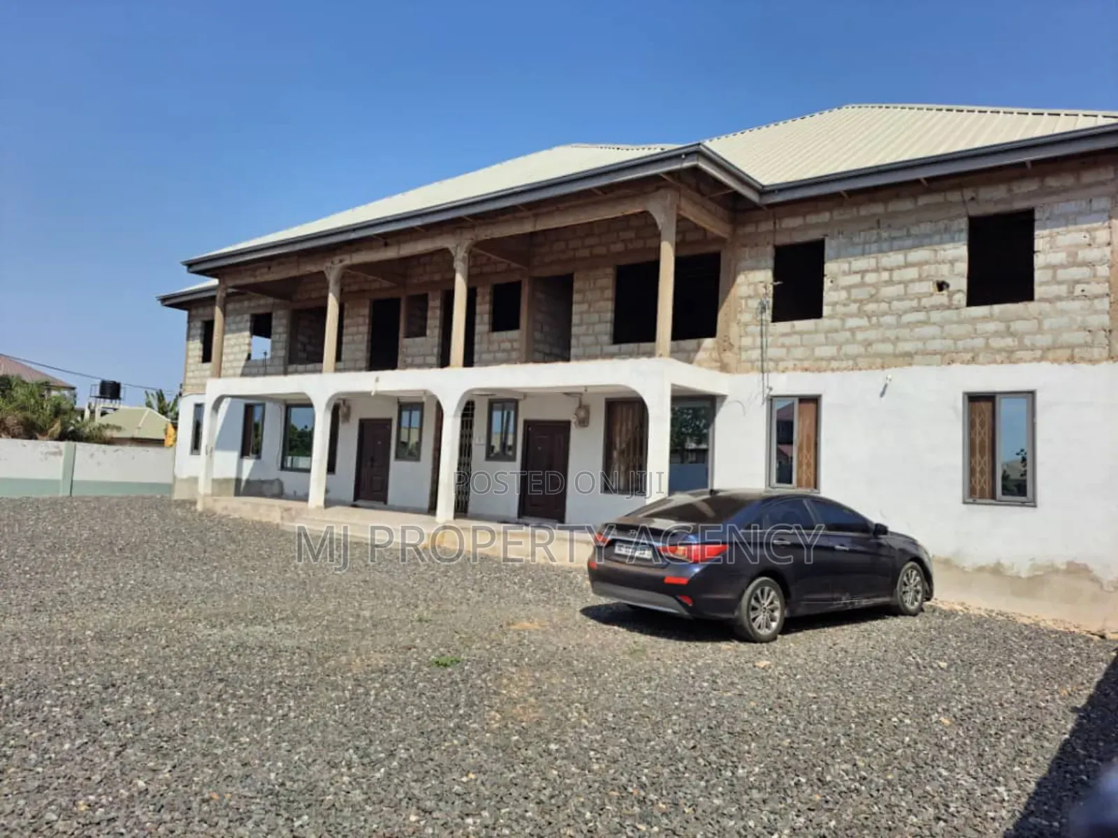 8bdrm Apartment in Dawhenya, Tema Metropolitan for sale in Tema Metropolitan