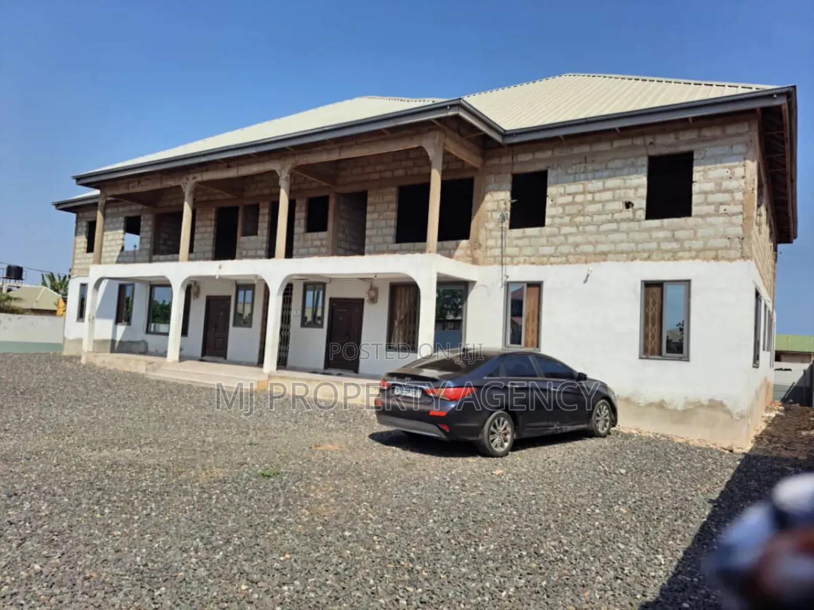 8bdrm Apartment in Dawhenya, Tema Metropolitan for sale in Tema Metropolitan