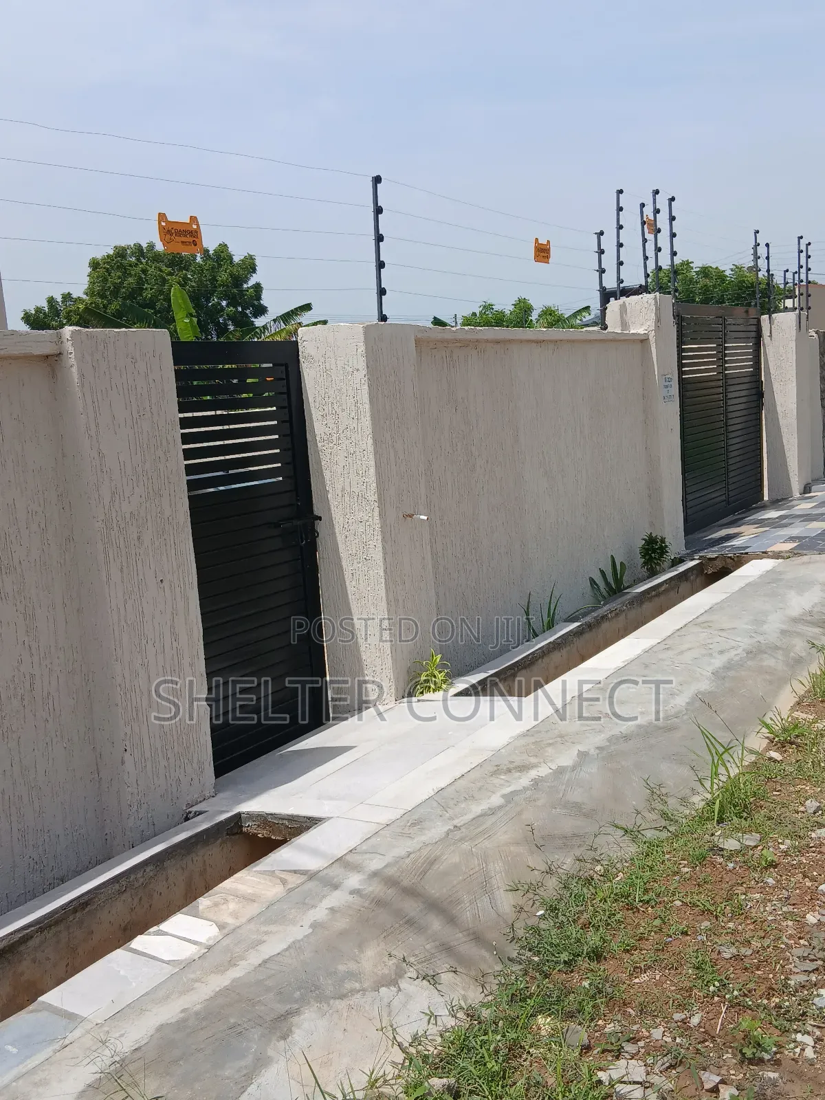 5bdrm Duplex in Oyarifa for sale in Oyarifa Mall Area